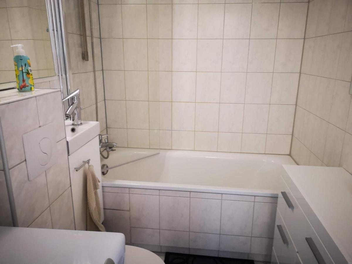 Ferienwohnung Fuer 1-3 Personen In Berlin, Naehe U Friedrichsfelde Exteriör bild
